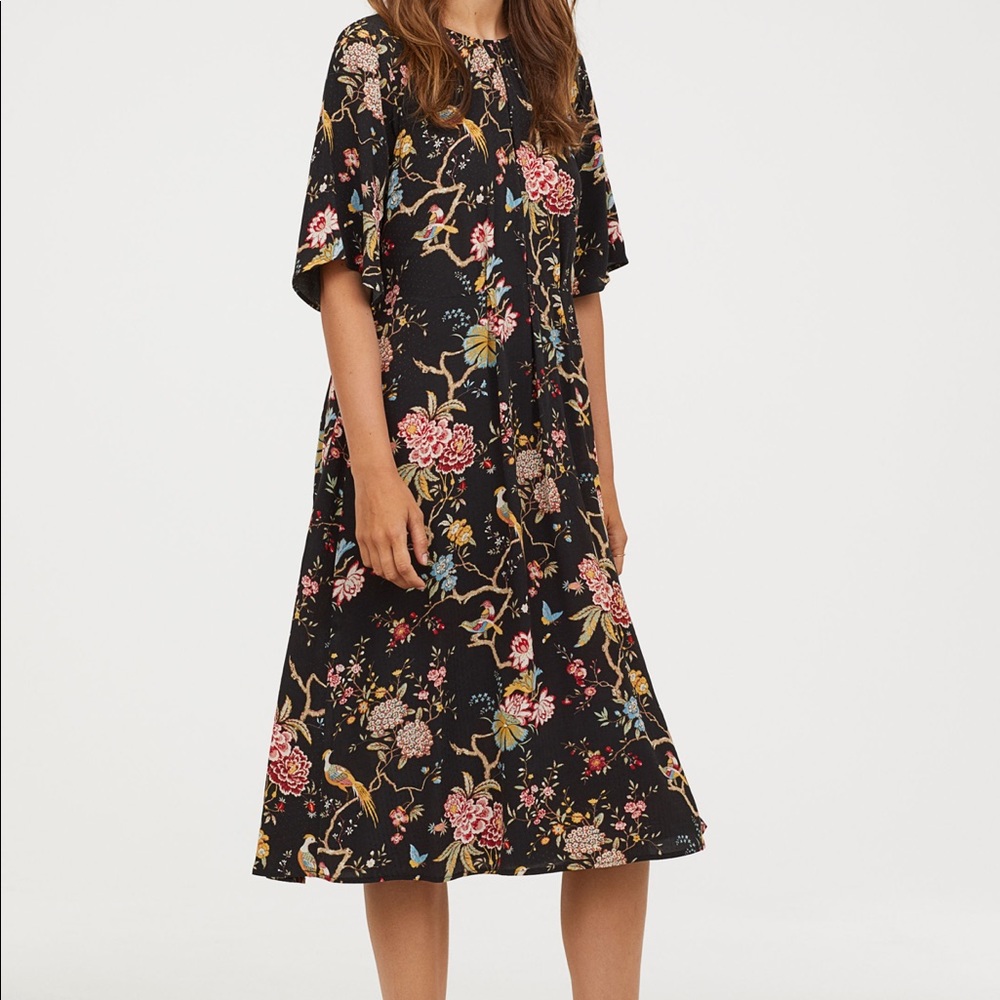 h&m flowy printed dress